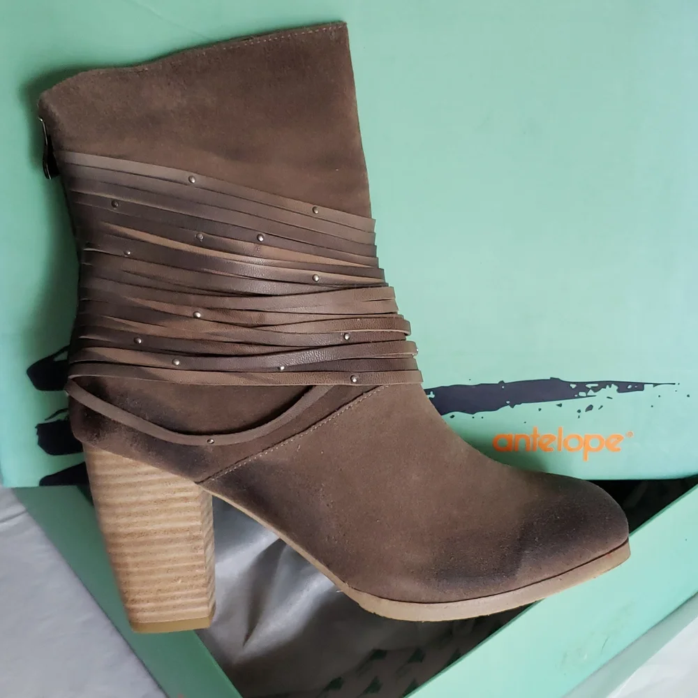 Antelope New BOOTS Suede Leather Stud Fringe Back Zip Ankle NWT Womens 9.5-10 - Picture 8 of 17